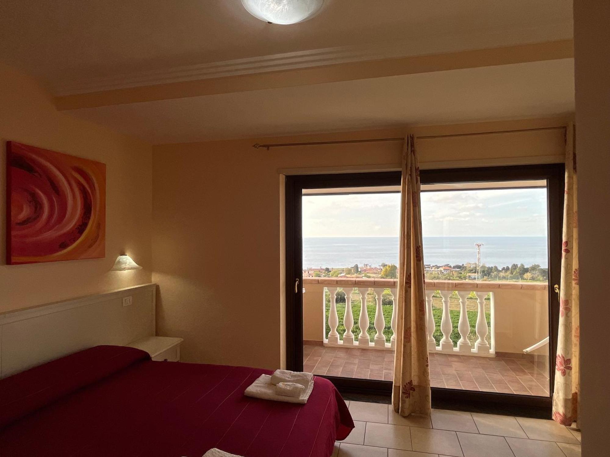 Hotel Residenza Domus Aurea Tropea- Vista Mare Santa Domenica Talao Exterior foto